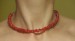 Červený gizmo náhrdelník